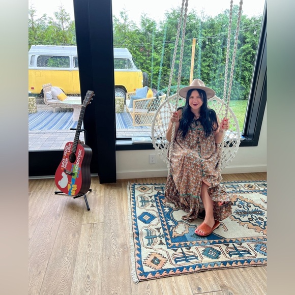 jensfashionfunk is LIVE 🪩🌼💗 - Picture 2 of 9